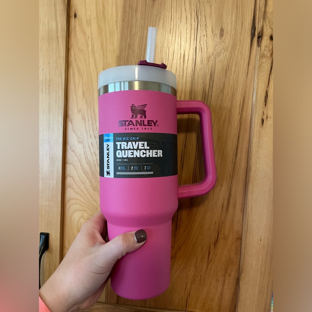 Stanley 40oz Travel Quencher BNWT